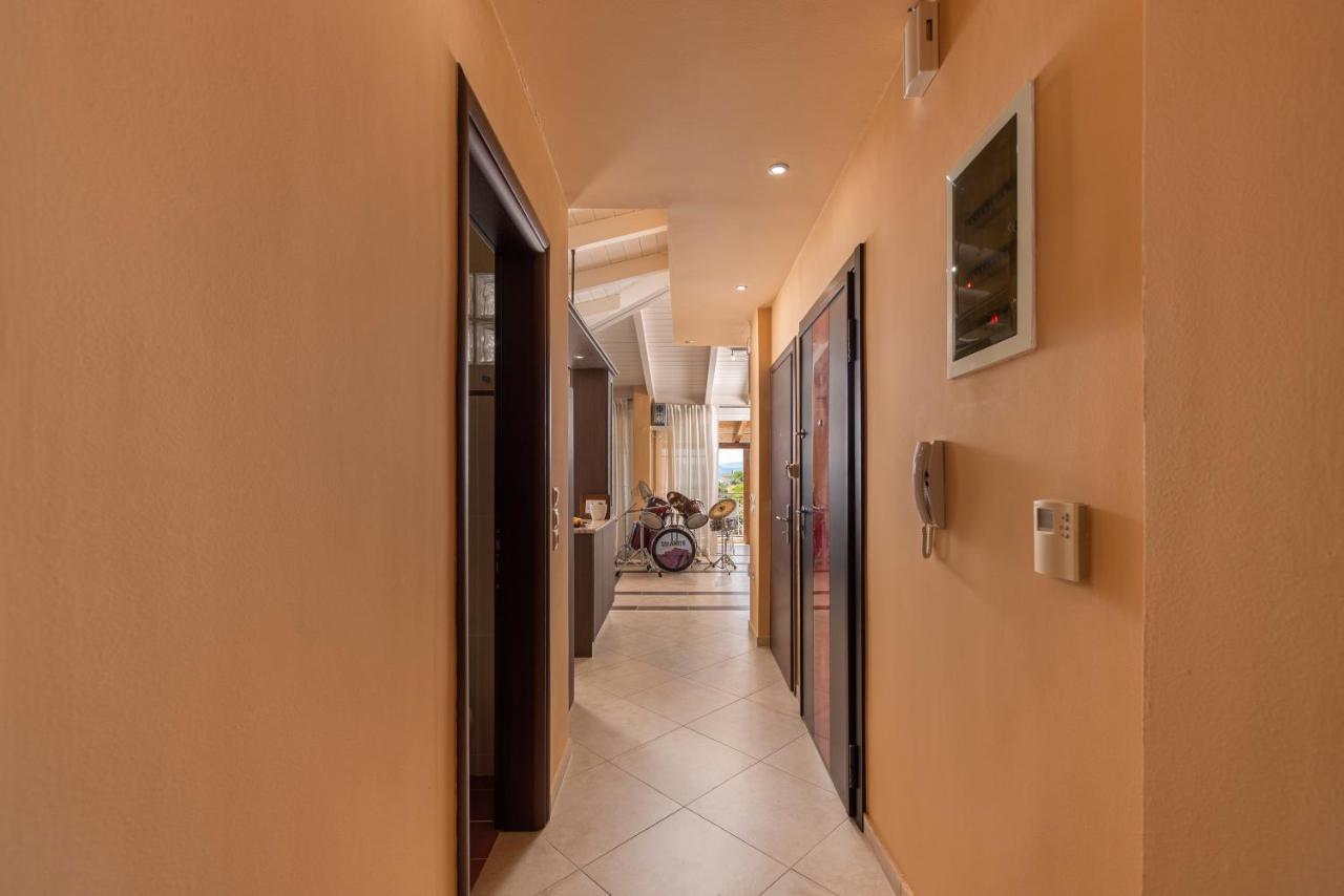 הוילה לאוטרה אדיפסאו Panoramic View!Penthouse 120Qm Of Sea & Mountain מראה חיצוני תמונה