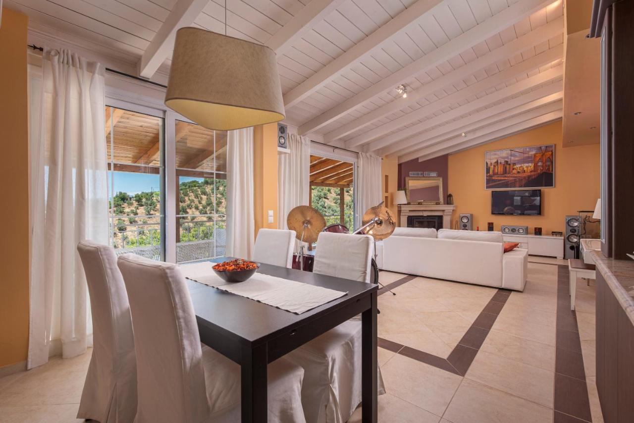 הוילה לאוטרה אדיפסאו Panoramic View!Penthouse 120Qm Of Sea & Mountain מראה חיצוני תמונה