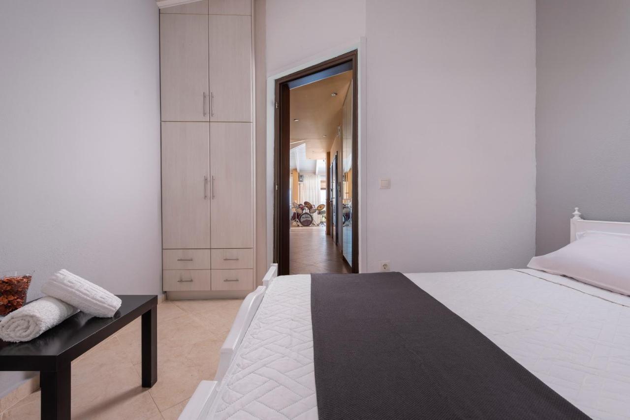 הוילה לאוטרה אדיפסאו Panoramic View!Penthouse 120Qm Of Sea & Mountain מראה חיצוני תמונה