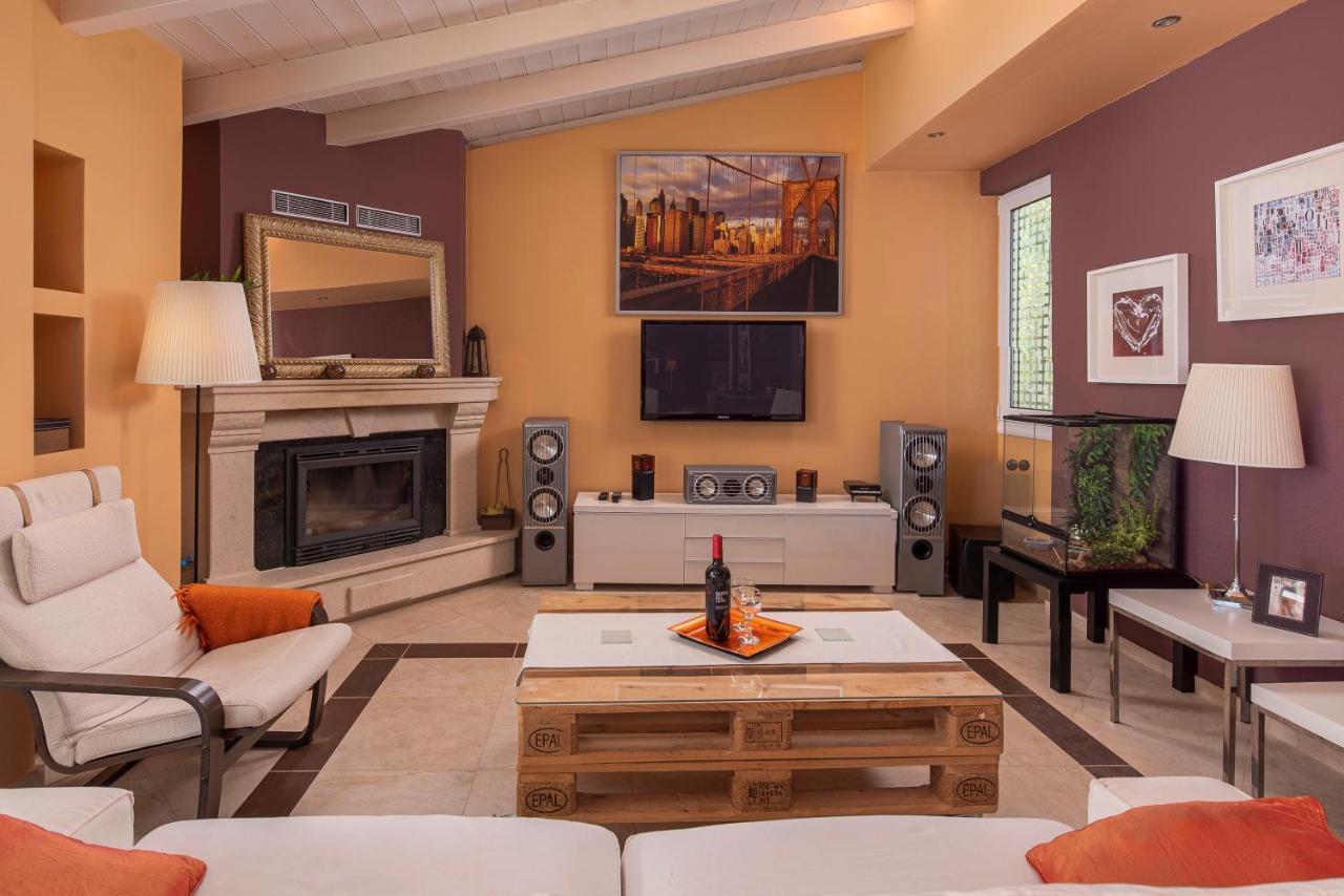 הוילה לאוטרה אדיפסאו Panoramic View!Penthouse 120Qm Of Sea & Mountain מראה חיצוני תמונה