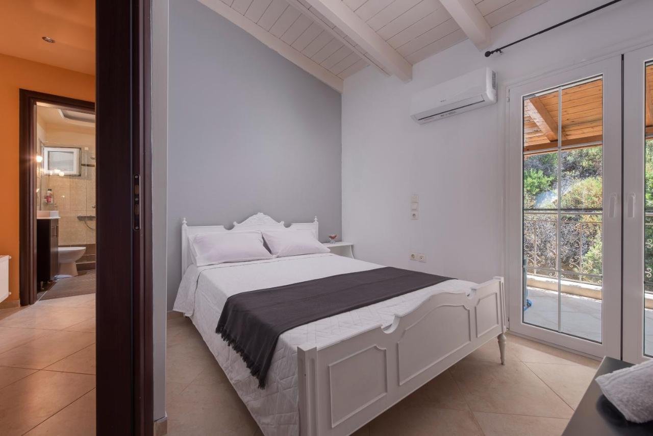 הוילה לאוטרה אדיפסאו Panoramic View!Penthouse 120Qm Of Sea & Mountain מראה חיצוני תמונה