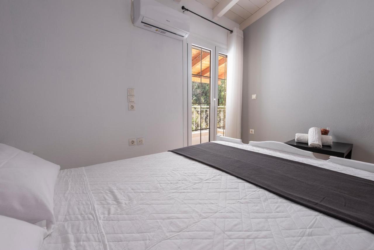 הוילה לאוטרה אדיפסאו Panoramic View!Penthouse 120Qm Of Sea & Mountain מראה חיצוני תמונה
